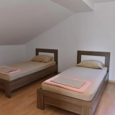 Milosavljevic Apartments Tivat Exterior photo