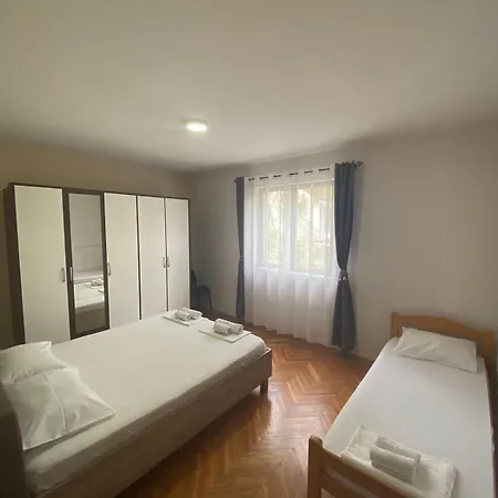 Milosavljevic Apartments Tivat Exterior photo