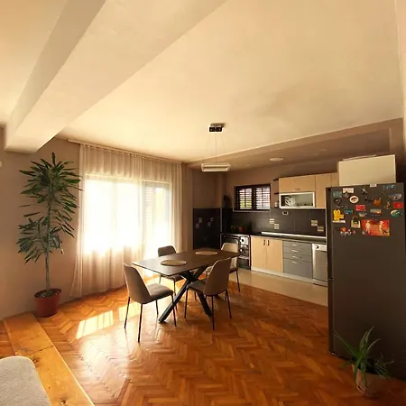 Milosavljevic Apartments Tivat Exterior photo